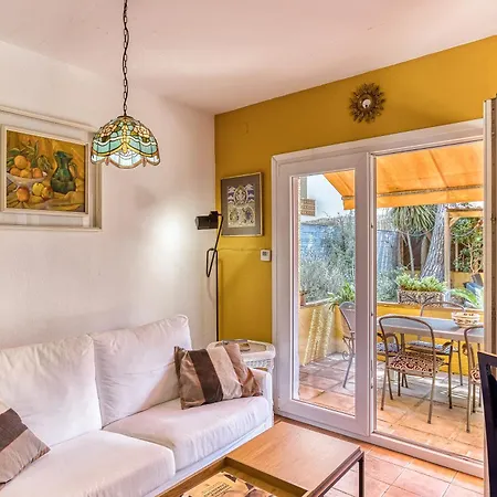 Holiday home Casa En Urb Cala Montgo L'Escala