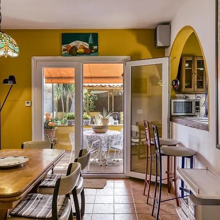 Casa En Urb Cala Montgo * L'Escala